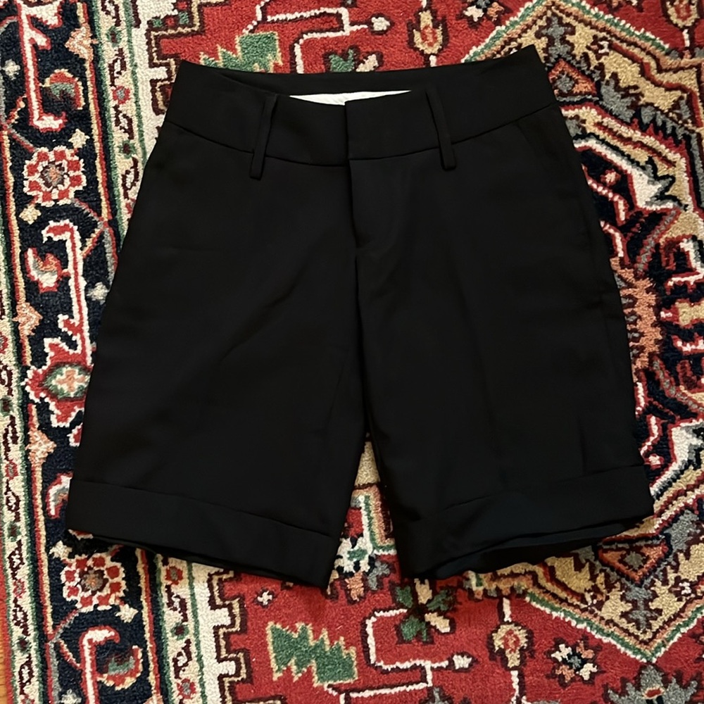 NWT | Club Monaco | Spencer Short | 100% Wool